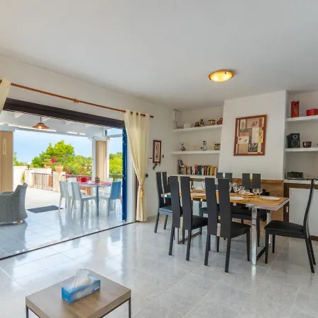 Anromi By Interhome בית נופש קאלה וואדלה